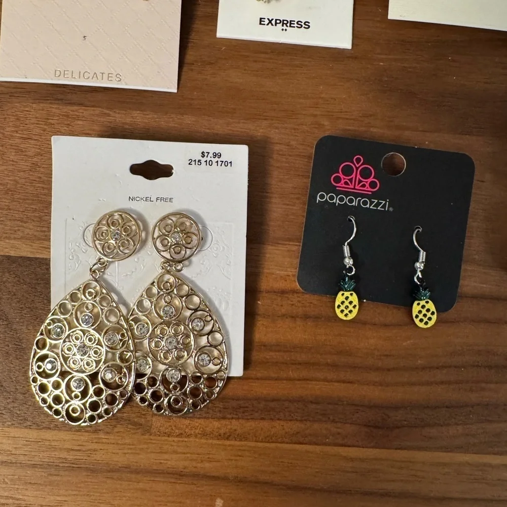 Bundle of Jewelry 16 pieces - retail $160+ - B3 - Picture 2 of 7
